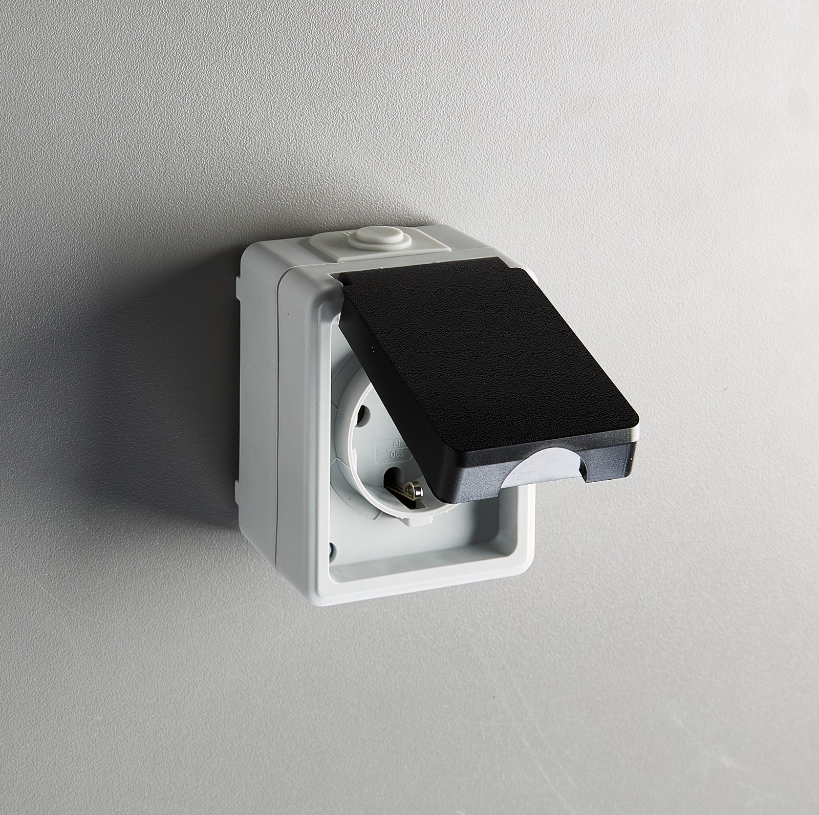 Heitronic Aufputz-Feuchtraum Schalterserie MONSUN Schutzkontakt Steckdose mit Deckel Lichtgrau/Anthrazit IP44