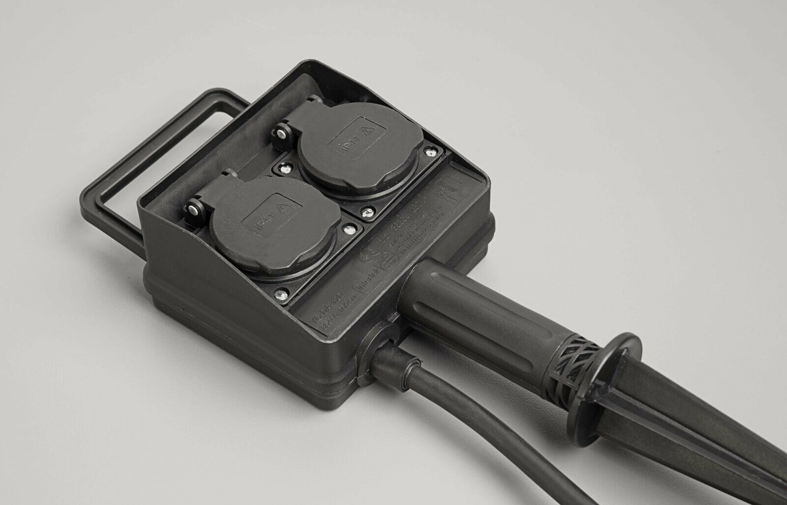 INSATECH 2-fach Energieverteiler DUBAI mit 1,5m Anschlusskabel und Stecker